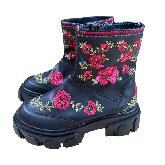 Farm Rio Black Boho Mid Boot Side Zip Rose Stitched Women's Sz 6 New Without Box - Picture 3 of 6